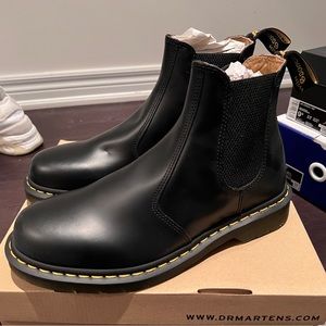 Brand new men’s dr martens Chelsea boots 2976